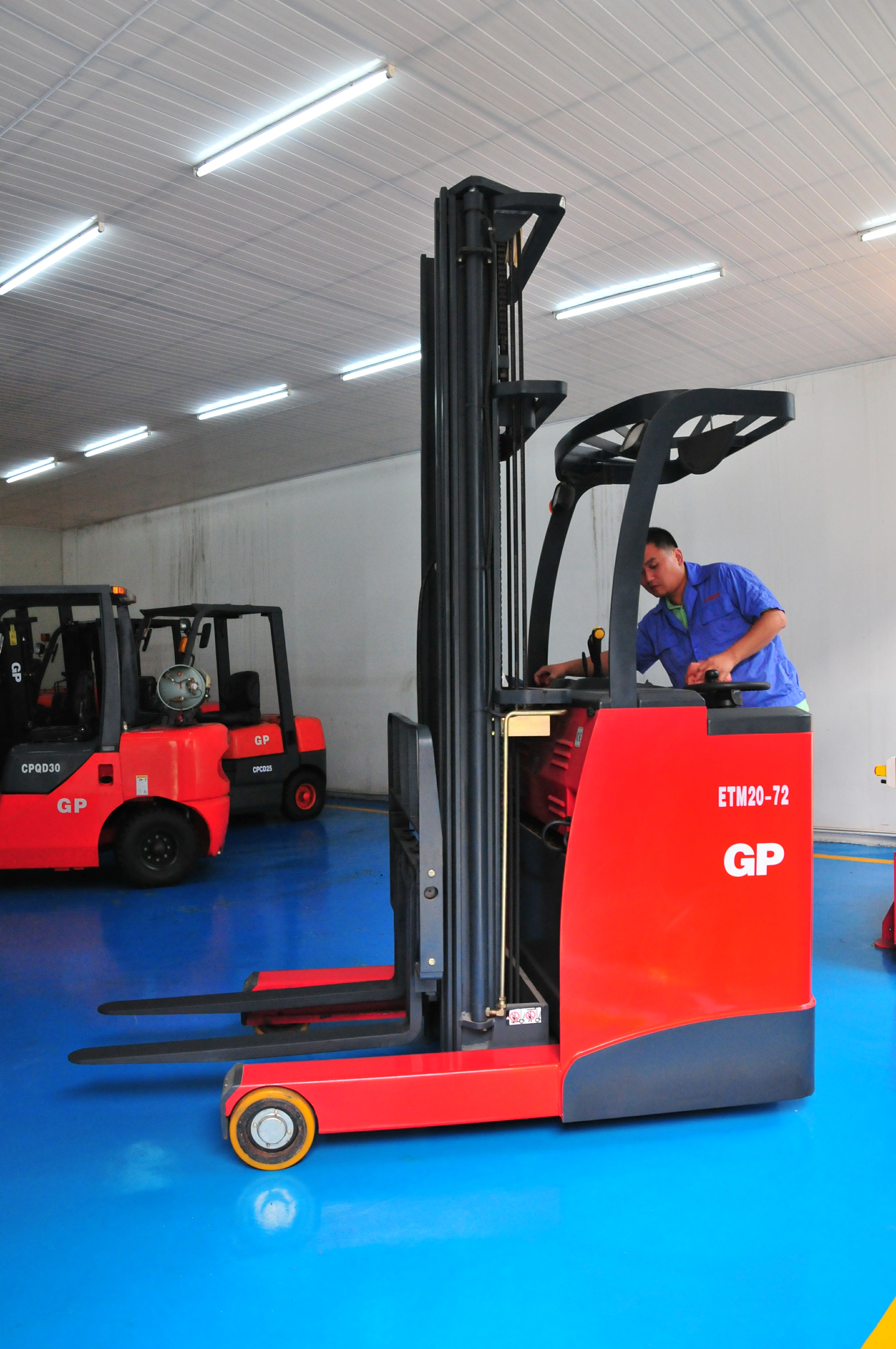 Carrello elevatore elettrico a portata di mano da 2 tonnellate e 2,5 tonnellate