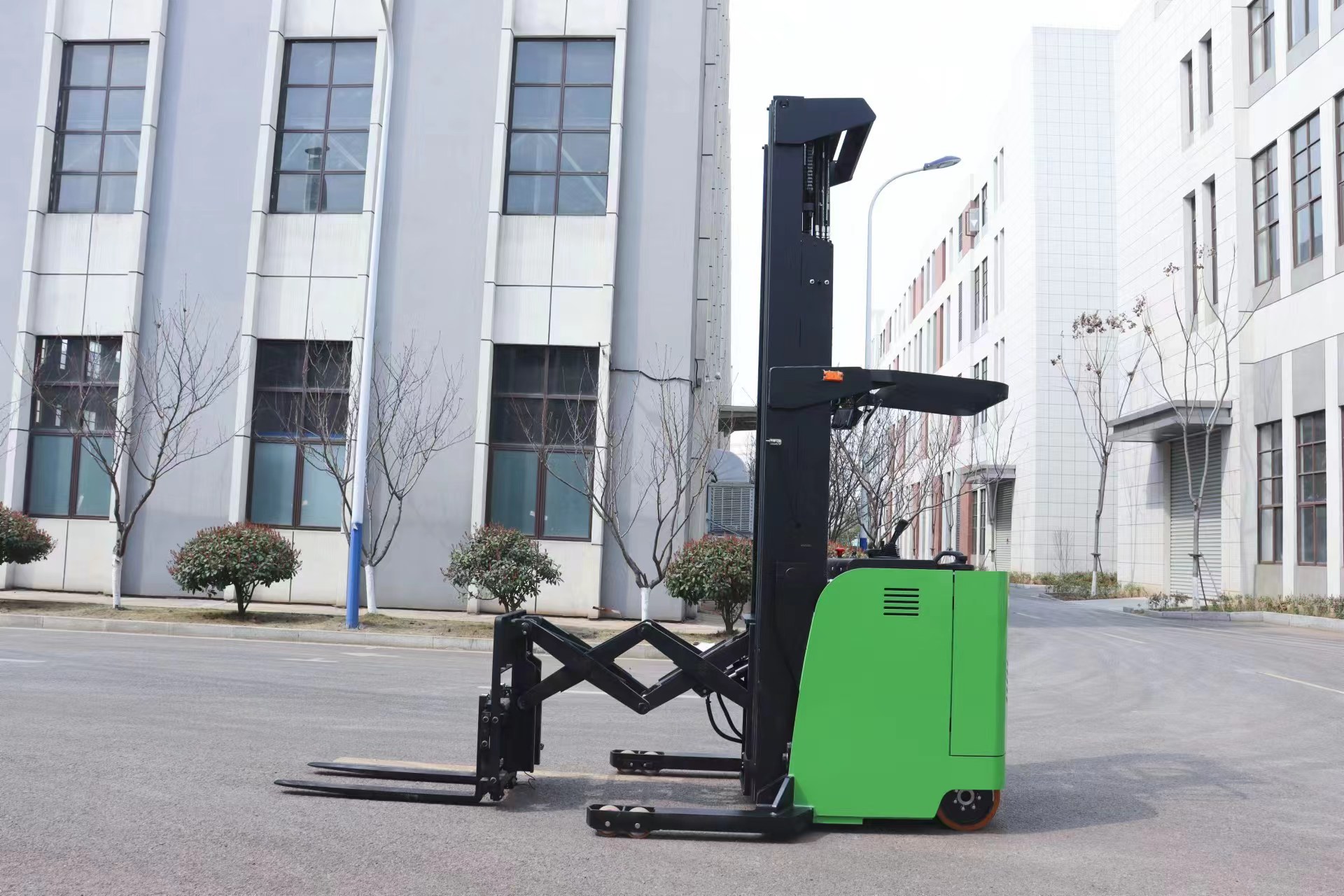 Carrello elevatore retrattile elettrico 1.5T-2T di tipo in piedi