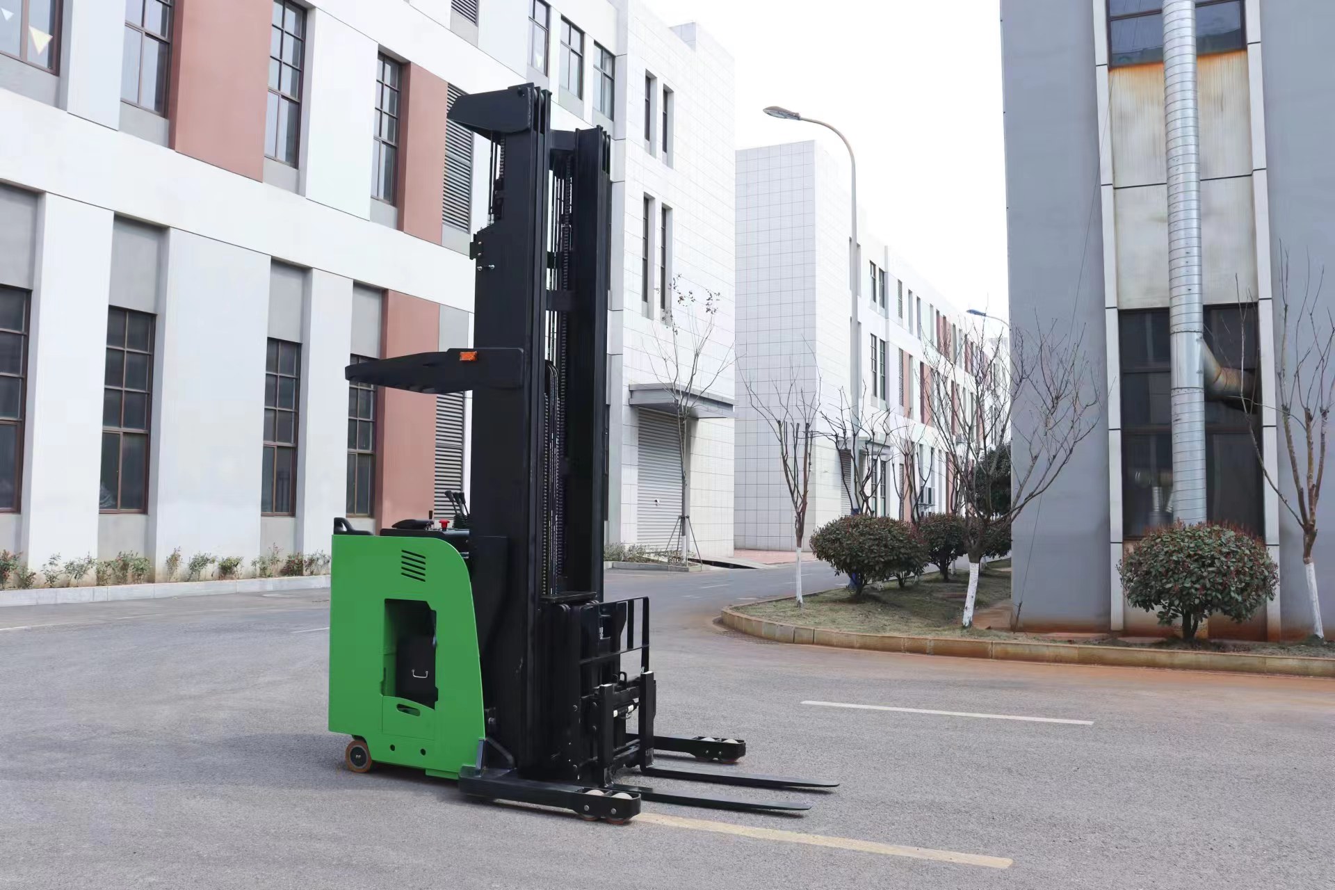 Carrello elevatore retrattile elettrico 1.5T-2T di tipo in piedi